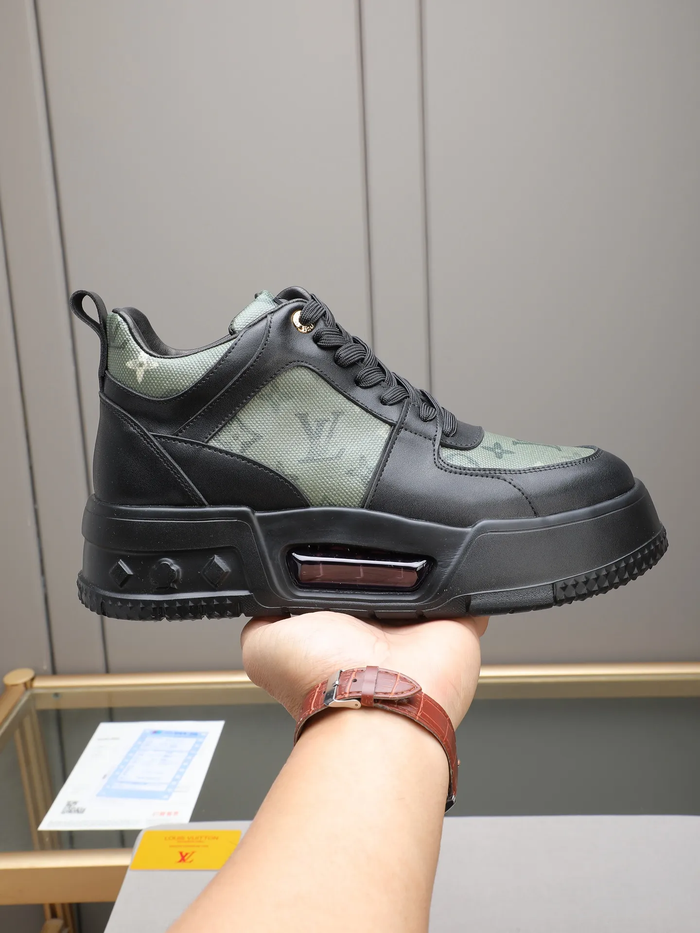 PP460 High Top Men's [LV] Autumn and winter high top classic hot style💝 👣👣Perfect last shape, beautiful design style 💋 💋This winter is no longer cold😢😢Cow leather➕LV special material➕Breathable sheep lining➕Non-slip and wear-resistant foam air cushion outsole🎩A must-have for fashionable men❗Number: 38-44 (45 custom-made) The real thing looks better🎬The real thing looks better👅, 5 colors to choose from